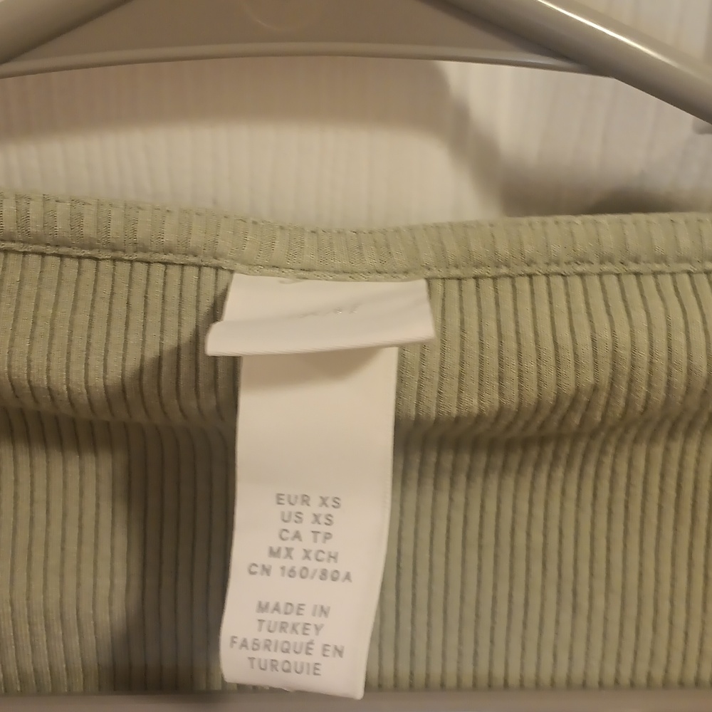 H&M Mint Top - Picture 5 of 7